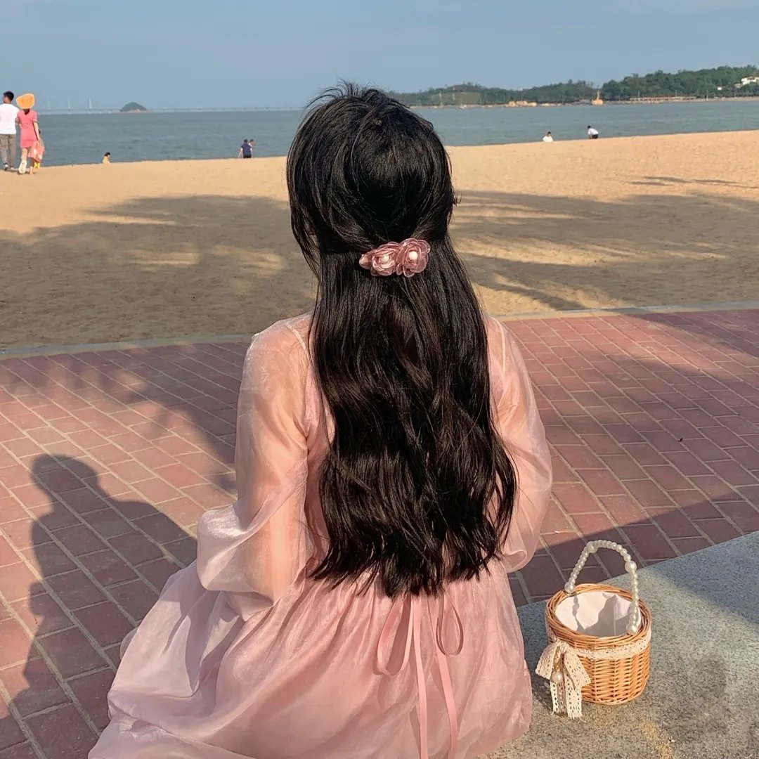迎风伫立的狮子